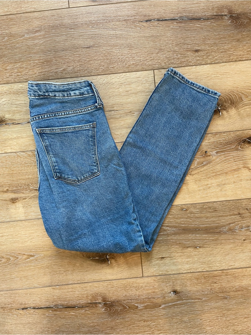 Women’s Universal Thread High Rise Slim Straight Jeans